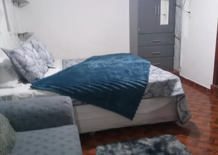 Hermosa King Size Bed O